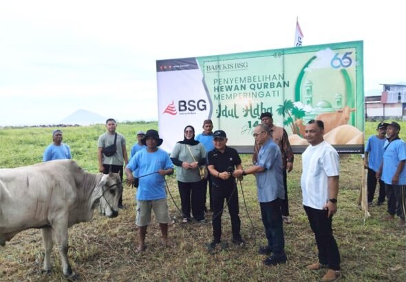 berita-semangat-berbagi-bank-sulutgo-salurkan-19-ekor-sapi-kurban-di-hari-raya-idul-adha-2026-2026-l